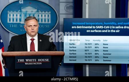 White House Coronavirus aggiornamento Briefing. William N. Bryan, Dipartimento della sicurezza interna, sotto il Segretario per la Scienza e la tecnologia, affronta le sue osservazioni in un briefing di aggiornamento del coronavirus giovedì 23 aprile 2020, nella Sala Stampa Briefing di James S. Brady della Casa Bianca. Foto Stock