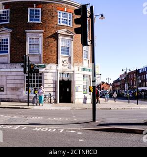 Londra UK, settembre 24 2020, Lloyds Bank stanno chiudendo i conti degli espatriati vivere in Europa Foto Stock