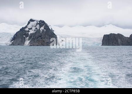 Point Wild, Isola degli Elefanti, Antartide. Punto di atterraggio di Shackleton e ghiacciaio di furness Foto Stock
