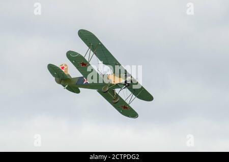 Il Polikarpov po-2, anche U-2, per la sua uchebnyy iniziale, (addestramento), servì come un aereo di istruzione di volo sovietico di uso generale. Foto Stock