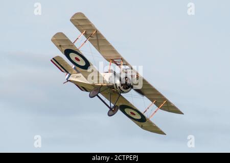 Il Sopwith Pup era un aereo da combattimento biplano monoposto britannico costruito dalla Sopwith Aviation Company. È entrato in servizio nel 1916. Foto Stock