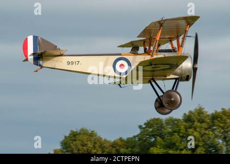 Il Sopwith Pup era un aereo da combattimento biplano monoposto britannico costruito dalla Sopwith Aviation Company. È entrato in servizio nel 1916. Foto Stock