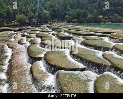 Blue Moon Valley, un luogo popolare all'interno del Jade Dragon Snow Mountain, Cina Foto Stock