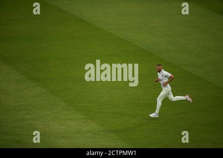 Jamie Porter di Essex in azione durante il secondo giorno della finale del Bob Willis Trophy a Lord's, Londra. Foto Stock