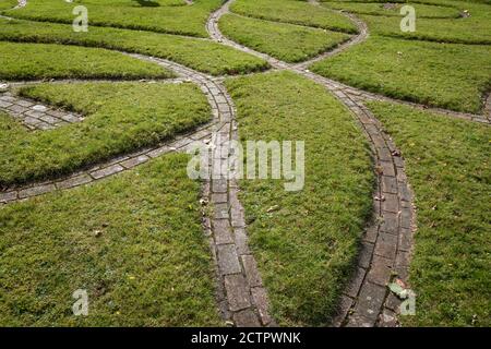 Veronica's Maze nel grounds di Parham House, è stato costruito nel 1991 e comprende 5500 mattoni nei sentieri, West Sussex, Inghilterra. Foto Stock