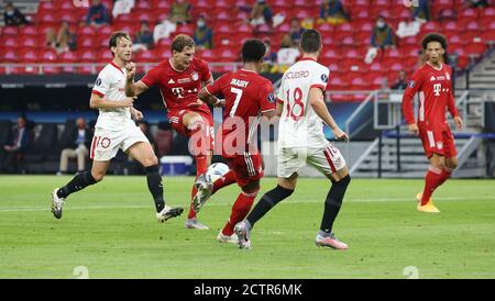 Budapest, Ungarn. Firo: 24.09.2020 Fuvuball, Football UEFA Super Cup 2020 FCB FC Bayern Mvºnchen Muenchen - Sevilla FC Goal to equalize 1: 1 by Leon Goretzka | usage worldwide Credit: dpa/Alamy Live News 2020 Foto Stock