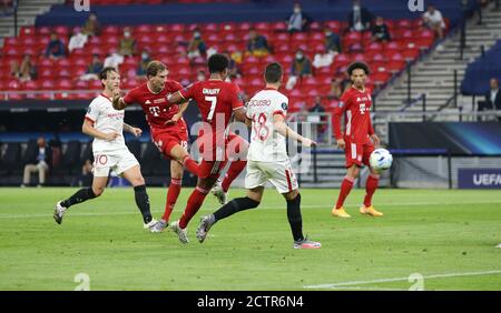 Budapest, Ungarn. Firo: 24.09.2020 Fuvuball, Football UEFA Super Cup 2020 FCB FC Bayern Mvºnchen Muenchen - Sevilla FC Goal to equalize 1: 1 by Leon Goretzka | usage worldwide Credit: dpa/Alamy Live News 2020 Foto Stock