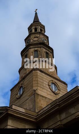 CHARLESTON, SOUTH CAROLINA - CIRCA DICEMBRE 2019: Dettagli architettonici esterni della chiesa di St. Philips Foto Stock