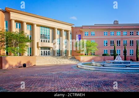 Shelby Hall, dove si trova il College of Engineering, è raffigurato presso l'Università dell'Alabama meridionale, 22 agosto 2020, a Mobile, Alabama. Foto Stock