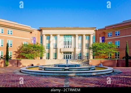 Shelby Hall, dove si trova il College of Engineering, è raffigurato presso l'Università dell'Alabama meridionale, 22 agosto 2020, a Mobile, Alabama. Foto Stock