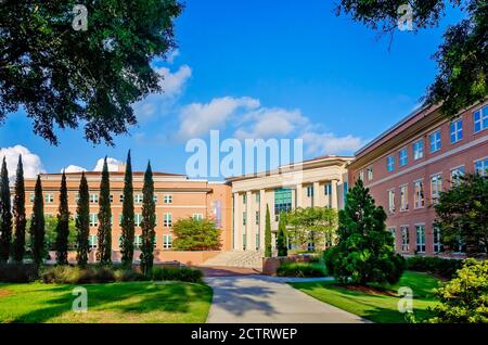 Shelby Hall, dove si trova il College of Engineering, è raffigurato presso l'Università dell'Alabama meridionale, 22 agosto 2020, a Mobile, Alabama. Foto Stock