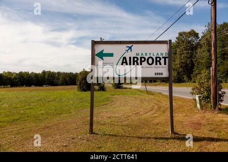 Indian Head, MD, USA 09/19/2020: Ingresso dell'aeroporto del Maryland (2W5), campo aereo privato di uso pubblico con una pista operativa che serve un Foto Stock