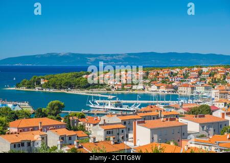 Vista panoramica della città di Cres sull'isola di Cres in Croazia, bellissimo mare Adriatico Foto Stock