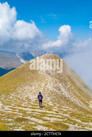 Monte Vettore (Italia) - la cima paesaggistica del Monte Vettore, una delle vette più alte dell'Appennino con i suoi 2,476 metri. Regione Marche. Foto Stock