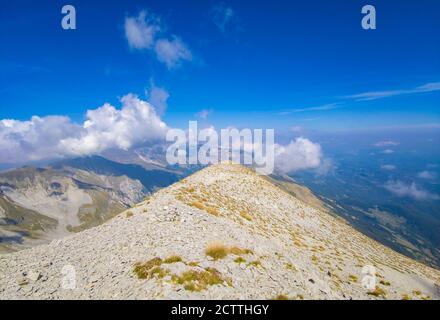 Monte Vettore (Italia) - la cima paesaggistica del Monte Vettore, una delle vette più alte dell'Appennino con i suoi 2,476 metri. Regione Marche. Foto Stock