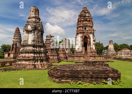 Rovine di Wat Mahathat in Lopburi, Thailandia. Foto Stock