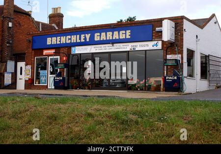 Garage Brenchley vecchio stile, Tonbridge Foto Stock