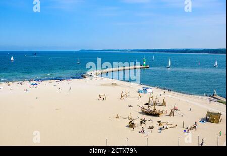 Bella vista sulla baia, spiaggia di Lubeck - Travemunde (Travemünde) sul mar baltico. Schleswig-Holstein, Germania Foto Stock