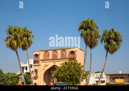 India, Uttar Pradesh, Lucknow, porta nella città vecchia Foto Stock