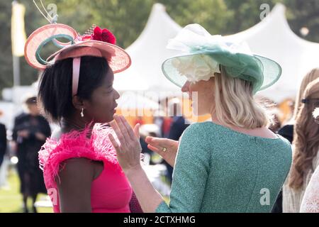 Ladies Day al Salon Prive 2020 a Blenheim Palace Woodstock REGNO UNITO Foto Stock
