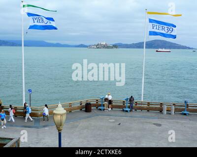 VISTA SULL'ISOLA DI ALCATRAZ DALLA MOLO 39 Foto Stock
