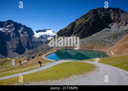 Il ghiacciaio Tiefenbach, situato vicino a Sölden, nelle Ötztal Alpi del Tirolo, in Austria. Durante l'inverno, il ghiacciaio è raggiungibile in funivia e da sp Foto Stock