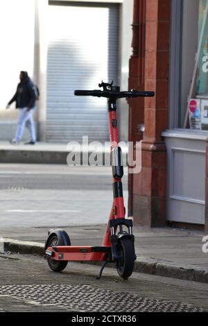 Voi Scooter elettrici a Birmingham Foto Stock