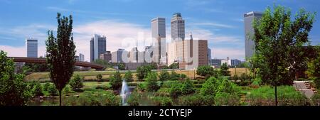 Skyline del centro da Centennial Park, Tulsa, Oklahoma, Stati Uniti Foto Stock