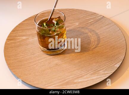 bevanda a base di tè freddo per una giornata estiva o calda giorno Foto Stock