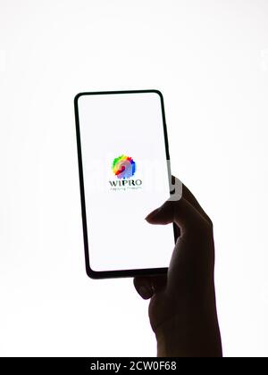 Assam, india - 24 settembre 2020 : il logo Wipro sull'immagine di riserva dello schermo del telefono. Foto Stock