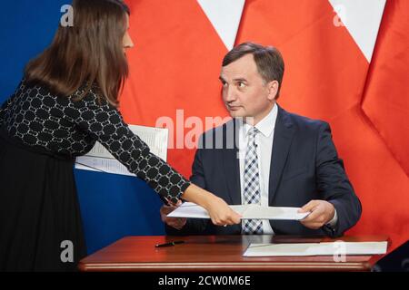 Varsavia, Mazoviano, Polonia. 26 Settembre 2020. I leader della destra unita hanno firmato la Nuova Coalizione Agreement.in la foto: ZBIGNIEW ZIOBRO Credit: Hubert Mathis/ZUMA Wire/Alamy Live News Foto Stock