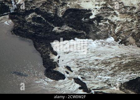 Storico 1970 Foto: Striscia allagata miniera taglio in Fulton County. Rimozione di topsoil risultati in terreno sterile e un paesaggio moonlike ca. Maggio 1973 Foto Stock