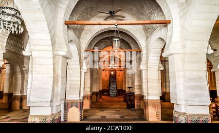 Interno della Grande Moschea di Sousse. Patrimonio dell'umanità dell'UNESCO. Sousse, Tunisia Foto Stock