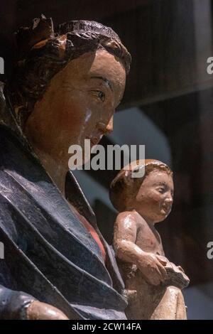Nostra Signora di Burnao, 14 ° secolo, legno intagliato e policromo, Burnao, Museo Diocesano di Jaca, Huesca, Spagna Foto Stock