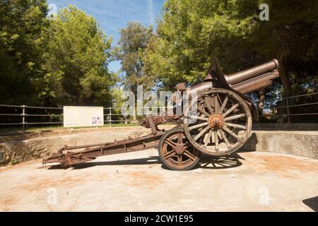 Difesa Vintage artiglieria, Schneider 155 CM 1917 pistola in La Bateria park, Torremolinos, Costa del Sol, Spagna. Foto Stock