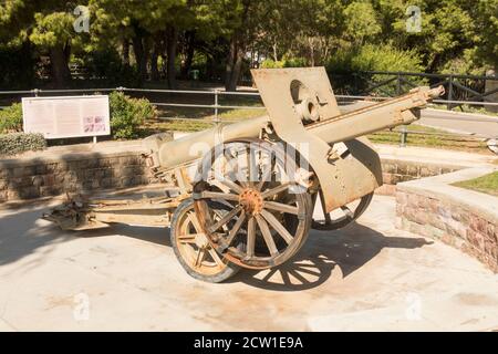 Difesa Vintage artiglieria, Schneider 155 CM 1917 pistola in La Bateria park, Torremolinos, Costa del Sol, Spagna. Foto Stock