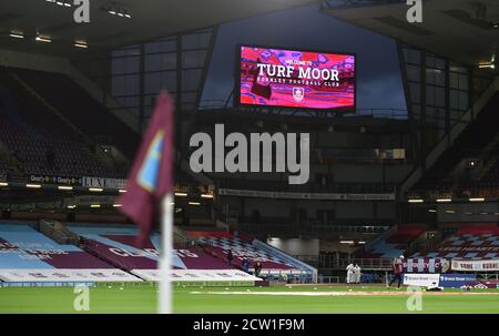 Vista generale dall'interno dello stadio prima della partita della Premier League a Turf Moor, Burnley. Foto Stock