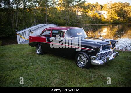 Cadillac Series 62 rilasciato nel 1954 - nero e rosso colori Foto Stock