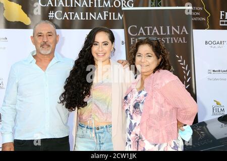 LOS ANGELES - SET 25: Katrina Cebreiro e ospiti del Catalina Film Festival Drive Thru Red Carpet, venerdì presso lo Scottish Rite Event Center il 25 settembre 2020 a Long Beach, California Foto Stock