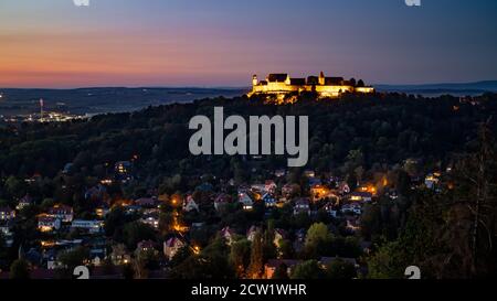 Veste Coburg (Fortezza di Coburg) dopo il tramonto Foto Stock