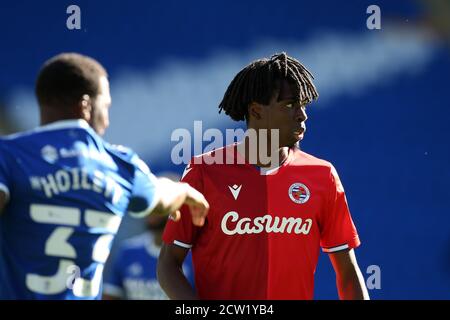 Cardiff, Regno Unito. 26 Settembre 2020. Ovie Ejaria di lettura guarda sopra. EFL Skybet Championship, Cardiff City v Reading al Cardiff City Stadium di Cardiff, Galles, sabato 26 settembre 2020. Questa immagine può essere utilizzata solo per scopi editoriali. Solo per uso editoriale, è richiesta una licenza per uso commerciale. Nessun utilizzo nelle scommesse, nei giochi o nelle pubblicazioni di un singolo club/campionato/giocatore. pic di Andrew Orchard/Andrew Orchard sports photography/Alamy Live news Credit: Andrew Orchard sports photography/Alamy Live News Foto Stock