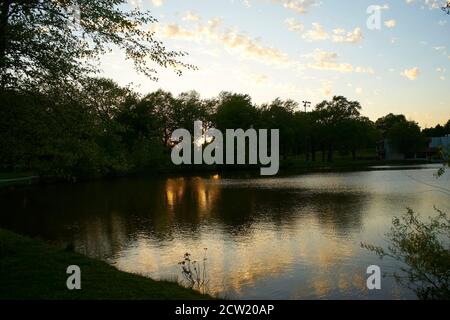 Kosciuszko Park al crepuscolo, Milwaukee Wisconsin. Foto Stock