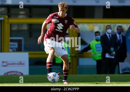 Torino, Italia. 26 Settembre 2020. Torino, Italia, 26 Set 2020, Mergim Vojvoda (Torino FC) durante Torino vs Atalanta - serie italiana UNA partita di calcio - Credit: LM/Francesco Scaccianoce Credit: Francesco Scaccianoce/LPS/ZUMA Wire/Alamy Live News Foto Stock