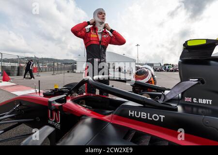 Ilott Callum (gbr), uni-Virtuosi, Dallara F2 2018, ritratto, ambientazione durante il 10° round del Campionato FIA Formula 2 2020 da settembre Foto Stock