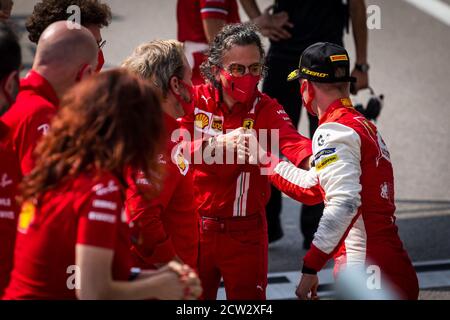 Schumacher Mick (ger), Prema Racing, Dallara F2 2018, ritratto, ambience congratulato dal direttore sportivo Ferrari Laurent Mekies durante il 10° rou Foto Stock