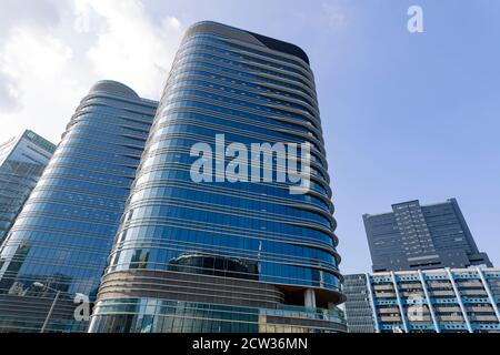 Il Quayside a Kowloon East, Hong Kong è una joint venture tra link REIT e Nan Fung Development. Costruito da Gammon Construction Limited. Foto Stock