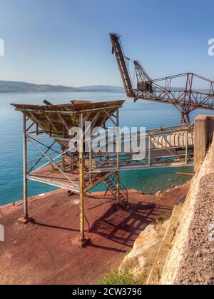 Molo di carico abbandonato Foto Stock