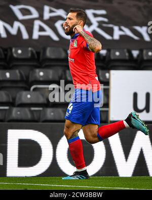 DERBY, INGHILTERRA. 26 SETTEMBRE 2020 Bradley Johnson of Blackburn Rovers festeggia dopo aver segnato un gol durante la partita del campionato Sky Bet tra Derby County e Blackburn Rovers al Pride Park, Derby sabato 26 settembre 2020. (Credit: Jon Hobley | MI News) Credit: MI News & Sport /Alamy Live News Foto Stock