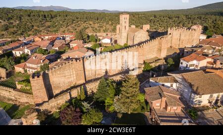 Buitrago de Lozoya è una città storica nella provincia di Madrid, in Spagna Foto Stock
