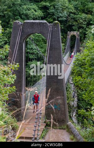 pasarela d’Holtzarte, gargantas de Holzarté, Larrau, región de Aquitania, departamento de Pirineos Atlánticos, Francia Foto Stock